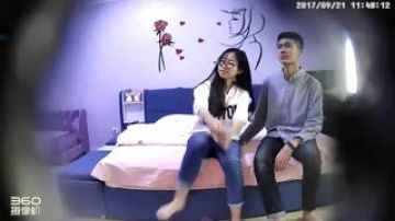 偷拍情侣开房