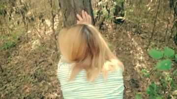 业余青少年他妈的森林狗狗风格-业余户外狗狗POV