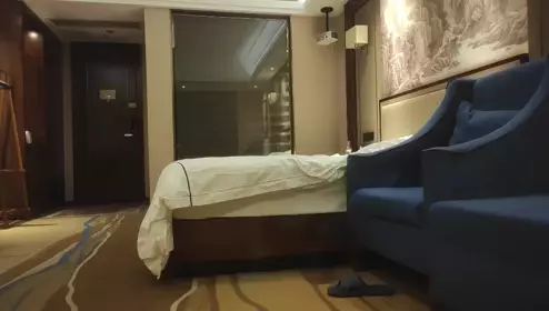 小马寻欢镜头前口交啪啪