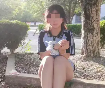 海角社区.拿下老同学的清纯妹妹灌醉无套内射