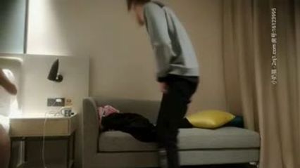 【太子探花】鸭哥代班约了个黑裙少妇，穿上情趣装沙发上骑坐后入猛